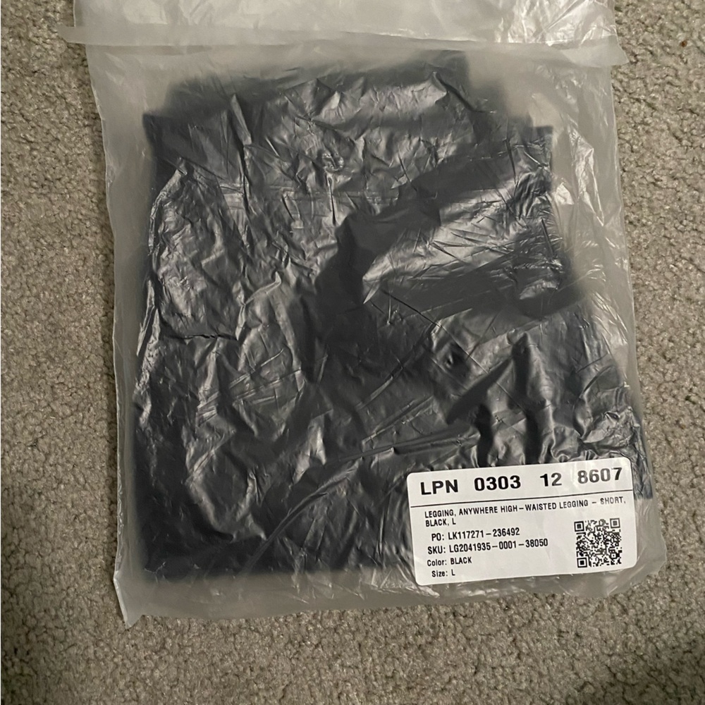 NWT Fabletics anywhere high waisted legging large short